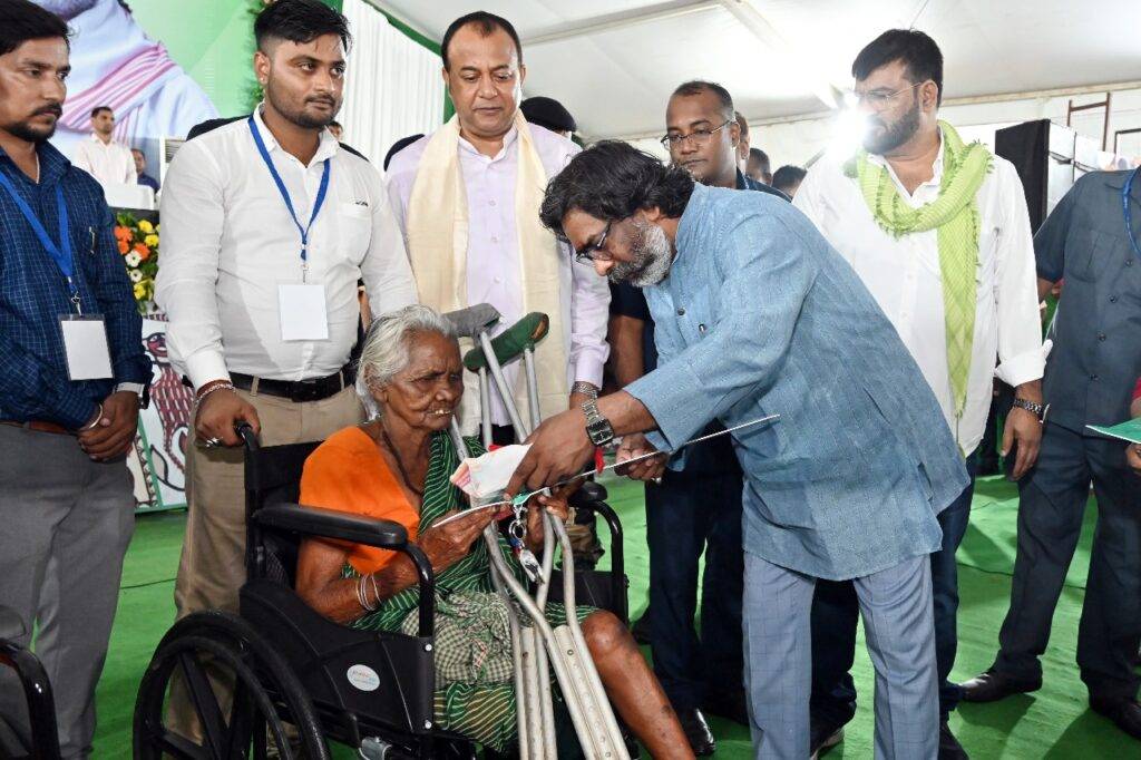निर्मल आवास: मुख्यमंत्री हेमन्त सोरेन ने मुड़मा कुष्ठाश्रम परियोजना का उद्घाटन किया 26 Image 20 1