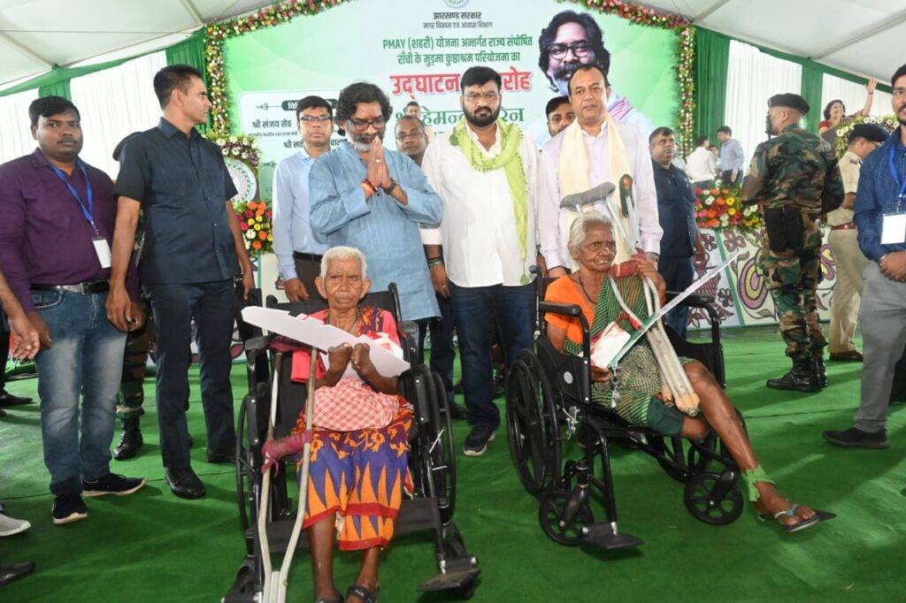 निर्मल आवास: मुख्यमंत्री हेमन्त सोरेन ने मुड़मा कुष्ठाश्रम परियोजना का उद्घाटन किया 27 Image00 1