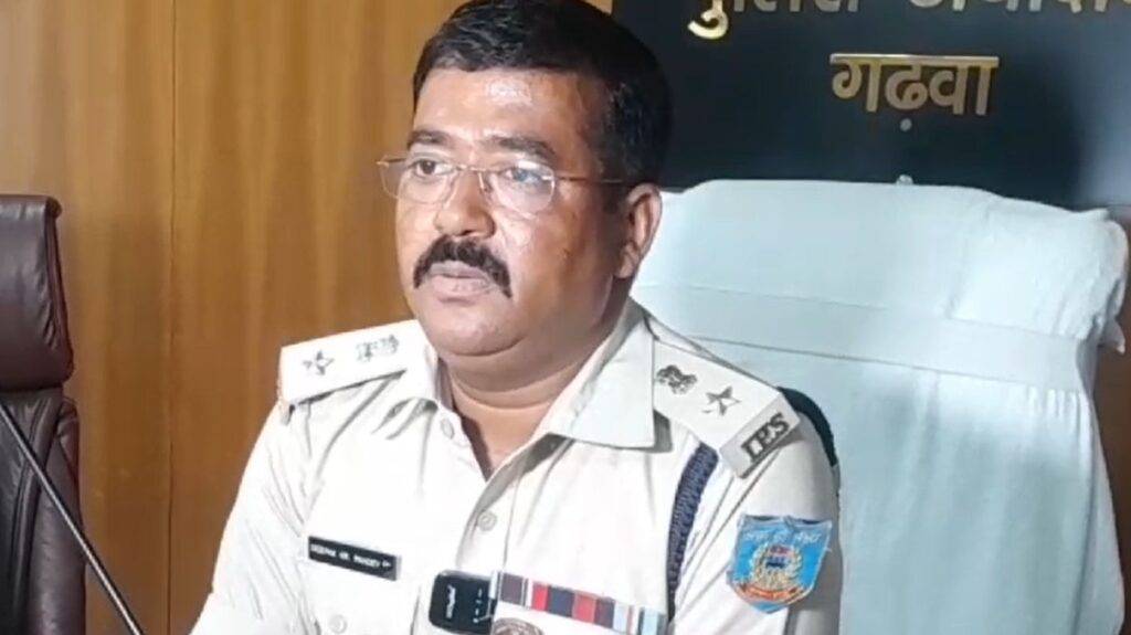 गढ़वा पुलिस ने अमन साहू गिरोह के तीन शूटरों को गिरफ्तार किया: मेराल फ्लाईओवर पर फायरिंग का खुलासा 20 एसपी