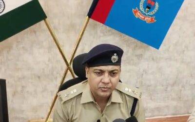सड़क निर्माण में रंगदारी एवं मारपीट के आरोप में पुलिस ने एक अभियुक्त को गिरफ्तार कर न्यायिक हिरासत में भेजा Ajay Kumar SP Ramgarh