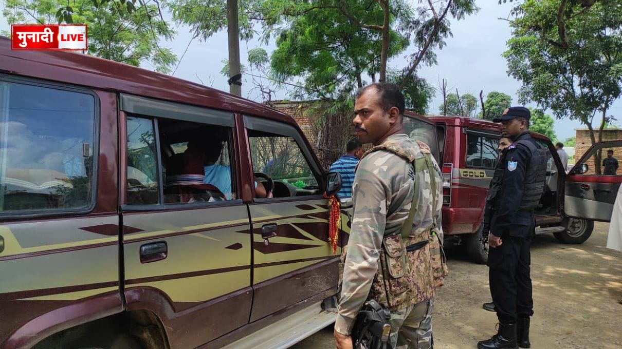 आतंकवादी गिरफ्तारी