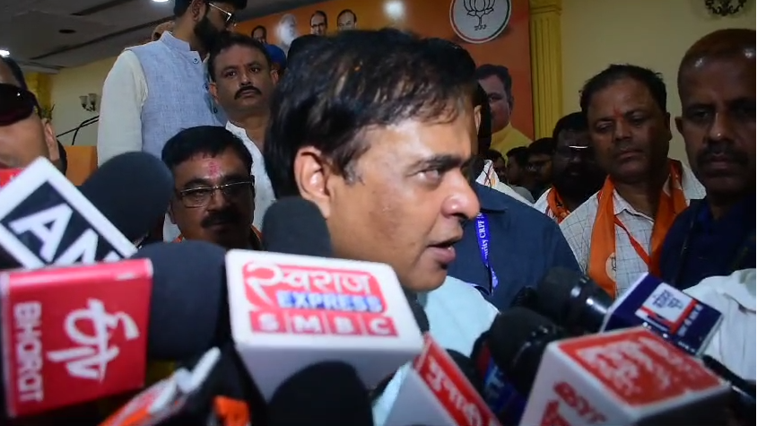 हिमंता बिस्वा सरमा ने झारखंड बीजेपी मंडल अध्यक्षों संग की बैठक, चुनाव जीतने के लिए बूथ स्तर की मजबूती पर जोर 8 झारखंड विधानसभा चुनाव 2024