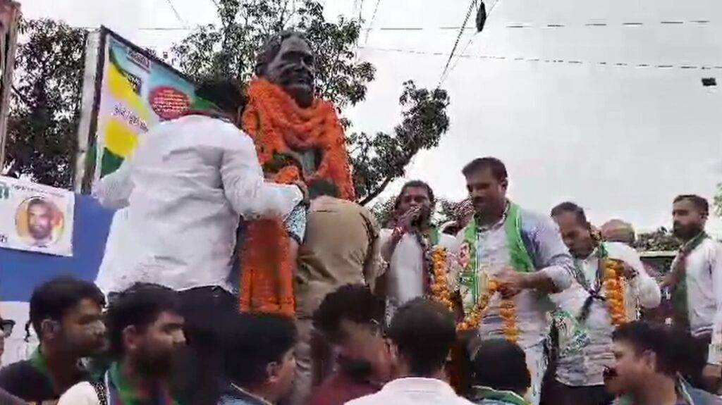 शहीद निर्मल महतो स्मारक स्थल पर श्रद्धांजलि देने का मुख्यमंत्री को कोई अधिकार नहीं है: सुदेश महतो 2 श्रद्धांजलि