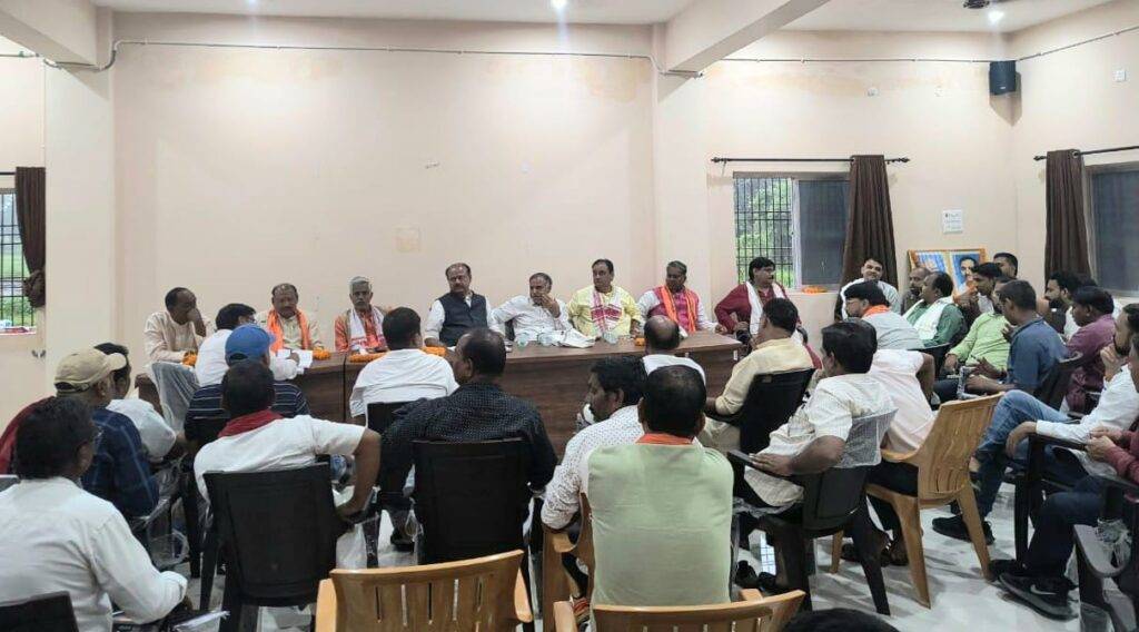 21 को गढ़वा के भवनाथपुर में संकल्प यात्रा कार्यक्रम में गरजेंगे सीएम योगी, 22 को गढ़वा में होगा रोड-शो 7 WhatsApp Image 2024 09 14 at 13.22.20 2ea8f895