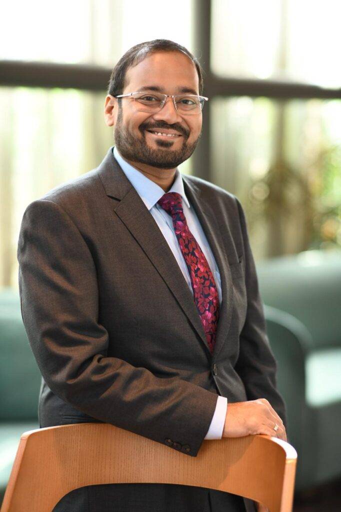 हिंडाल्को की "कोसला" पहल: छत्तीसगढ़ के कोसा सिल्क बुनकरों के जीवन में बड़ा बदलाव, ताना-बाना समारोह में 23 कारीगर हुए सम्मानित 7 सौरभ खेड़ेकर