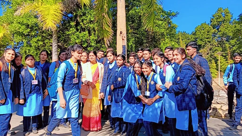 श्री कृष्ण विद्या मंदिर के बच्चे शैक्षणिक भ्रमण पर गए 23 WhatsApp Image 2024 12 05 at 2.34.08 PM