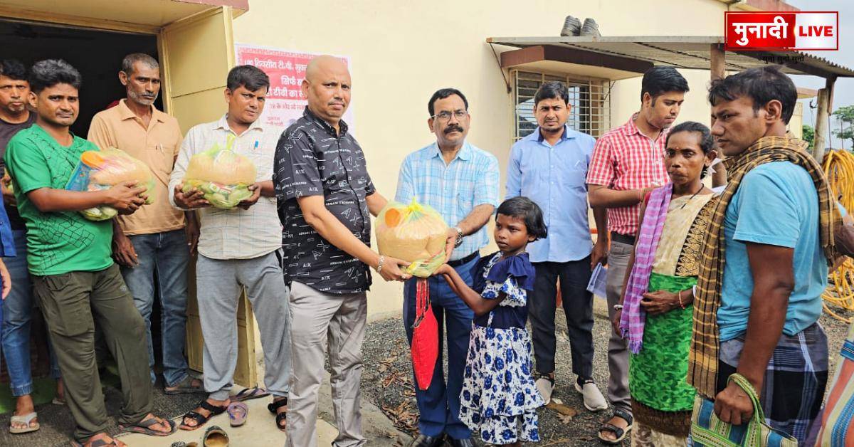 पाकुड़ में समाजसेवी लुत्फल हक का मानवीय प्रयास | गोद लिए 100 टीबी मरीजों के बीच बांटे पोषण किट्स, कहा – "बीमारी से लड़ने के लिए पोषण है सबसे बड़ा हथियार 1 Social worker Lutfal Haque's