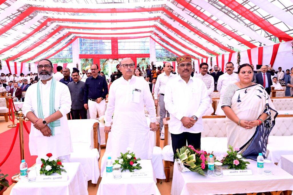 झारखंड हाईकोर्ट को मिला नया मुख्य न्यायाधीश, जस्टिस तरलोक सिंह चौहान ने ली शपथ 29 WhatsApp Image 2025 07 23 at 12.49.42 PM 1