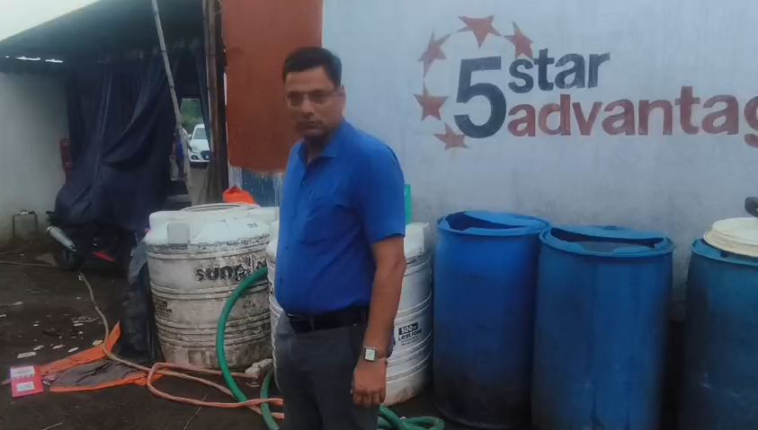 रामगढ़ में दूध के नाम पर बेचा जा रहा था पानी! खाद्य आपूर्ति विभाग की छापेमारी में 10 हजार लीटर मिलावटी दूध जब्त 29 image 32