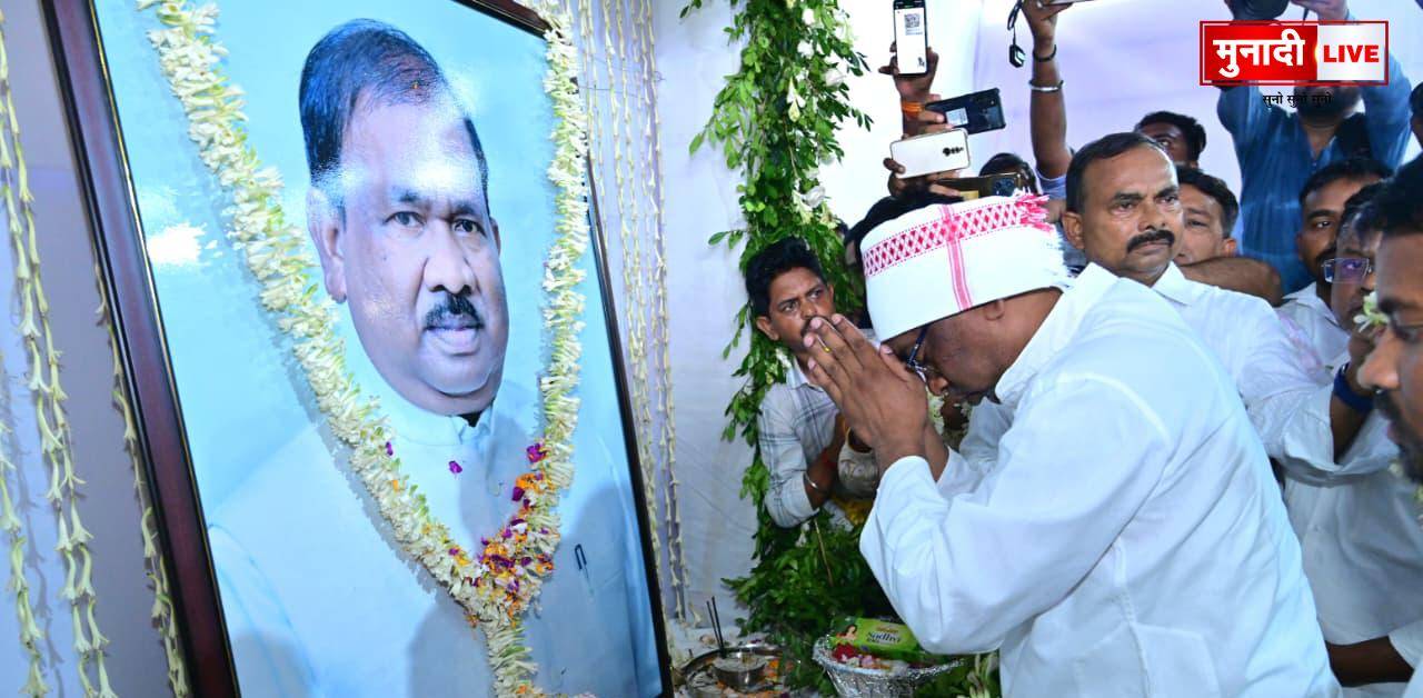 Chief Minister Hemant Soren tribute