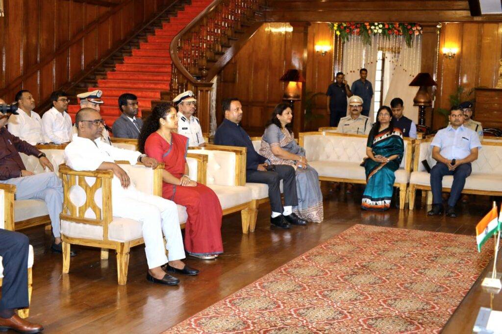 न्यायमूर्ति नवनीत कुमार बने झारखंड विद्युत नियामक आयोग के अध्यक्ष, राज्यपाल ने दिलाई शपथ 28 WhatsApp Image 2025 08 26 at 12.13.09 1