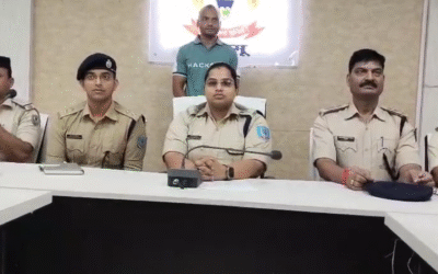 झारखंड में पहली बार गैंगस्टर का आत्मसमर्पणपलामू में डब्लू सिंह ने पुलिस के सामने डाले हथियार, 37 से ज्यादा मामले थे दर्ज डब्लू सिंह
