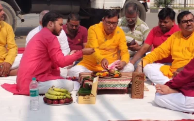 रांची में श्री कृष्ण जन्माष्टमी महोत्सव 2025: अल्बर्ट एक्का चौक पर भूमि पूजन और दही हांडी से हुई शुरुआत | 16-17 अगस्त को बाल गोपाल झांकी, दही हांडी प्रतियोगिता रांची में श्री कृष्ण जन्माष्टमी महोत्सव 2025 (1)