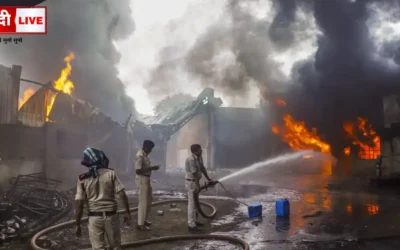 Massive fire at plastic glass factory in Jamshedpur