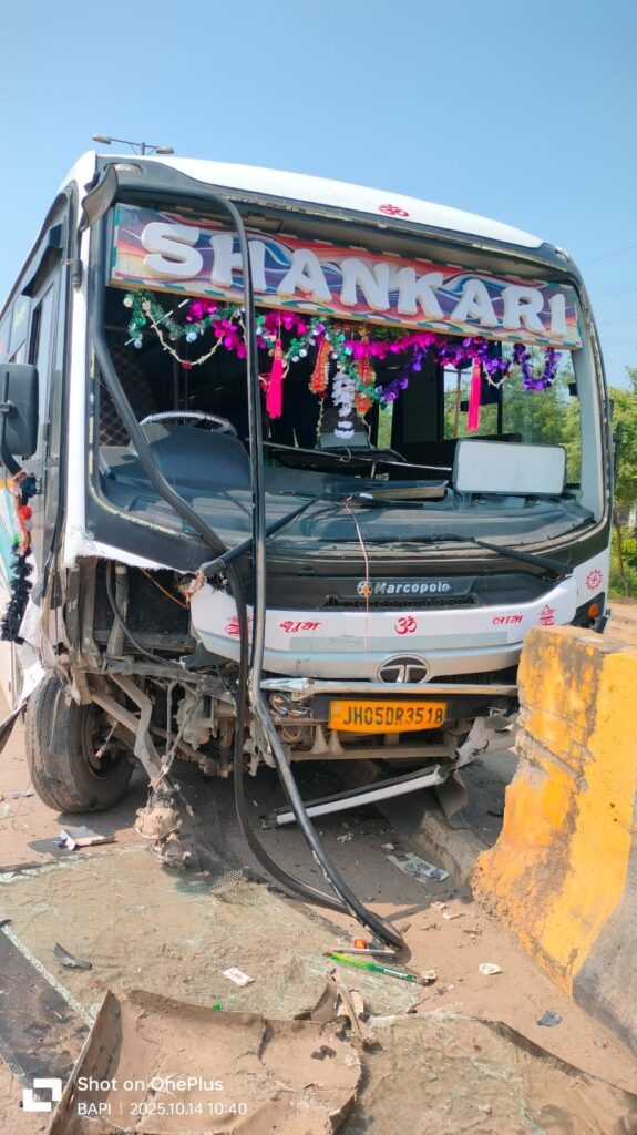 Bus accident on Jamshedpur Baharagora route 1 1