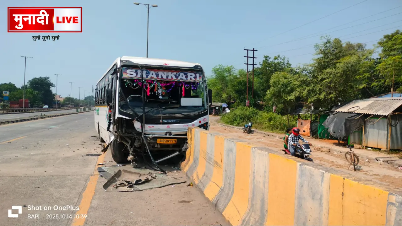 Bus accident on Jamshedpur Baharagora route 1 1