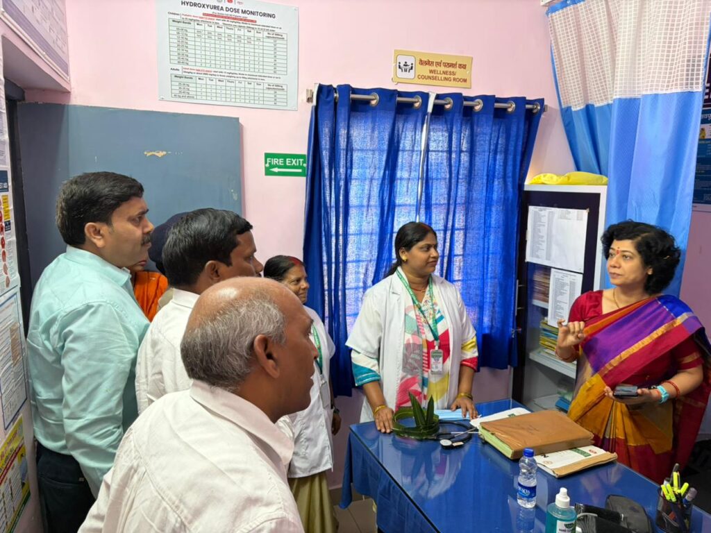 आराधना पटनायक की अध्यक्षता में वेक्टर जनित रोग नियंत्रण कार्यक्रम की समीक्षा बैठक सम्पन्न 30 WhatsApp Image 2025 10 15 at 19.52.10