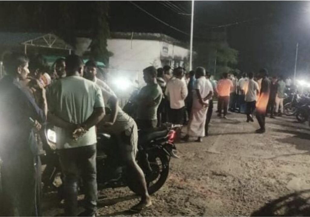 पाकुड़ में घर में घुसकर युवक को मारी गोली, इलाके में दहशत 8 WhatsApp Image 2025 10 27 at 10.03.35 PM