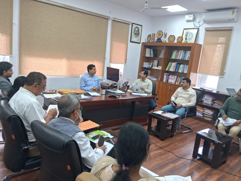 झारखंड में ब्लड बैंक संचालन को लेकर स्वास्थ्य विभाग सक्रिय, ब्लड रिप्लेसमेंट पर पूरी तरह रोक 28 WhatsApp Image 2025 10 30 at 7.16.14 PM