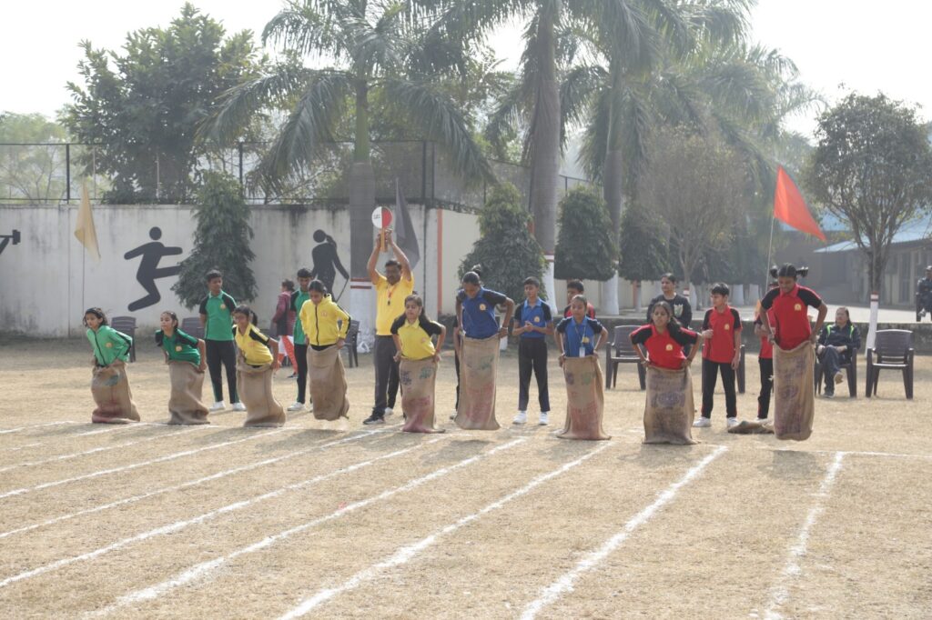 ऊर्जा और उमंग से सजा प्राइमरी विंग: मिनी स्पोर्ट्स डे – फनाथॉन 2025 18 WhatsApp Image 2025 12 20 at 16.41.37