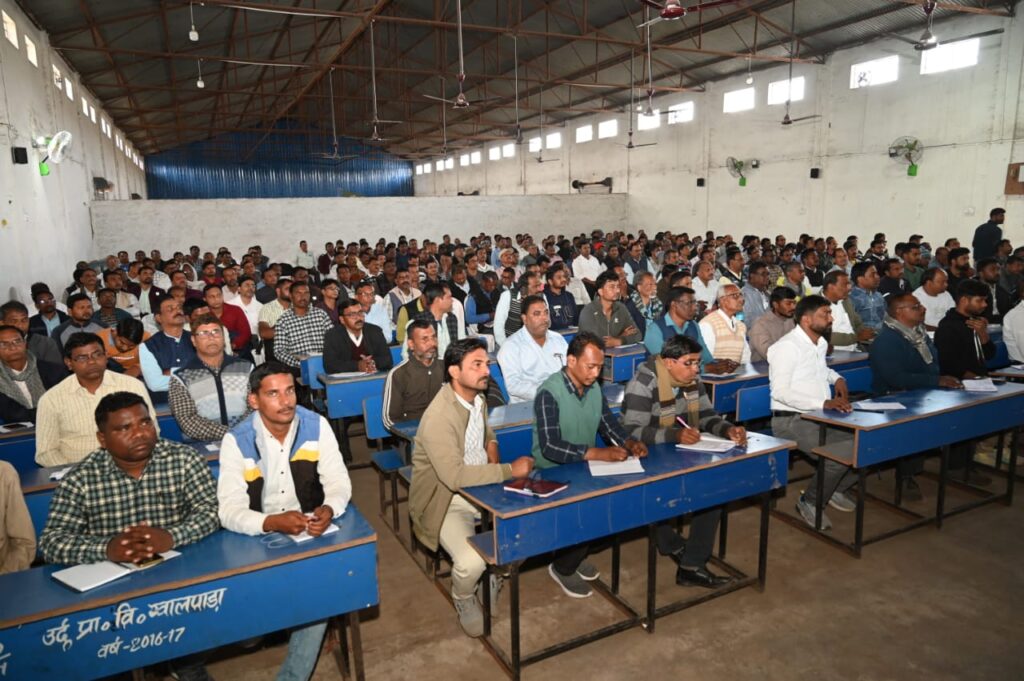 पाकुड़ में नगरपालिका आम निर्वाचन 2026 को लेकर मतदान दल के पदाधिकारियों का प्रशिक्षण 20 WhatsApp Image 2026 02 13 at 15.42.28