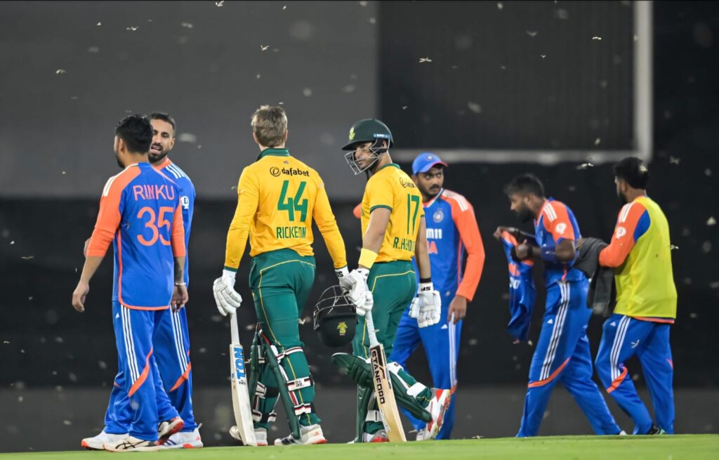 IND vs SA: सुपर-8 में भारत की करारी हार, 111 पर ढही टीम इंडिया 10 WhatsApp Image 2026 02 23 at 9.08.28 AM