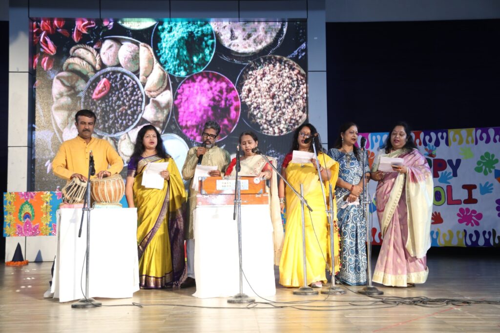 सरला बिरला पब्लिक स्कूल, रांची में “रंगोत्सव – होली मिलन 2026” का उल्लासपूर्ण आयोजन 19 WhatsApp Image 2026 03 03 at 14.14.39