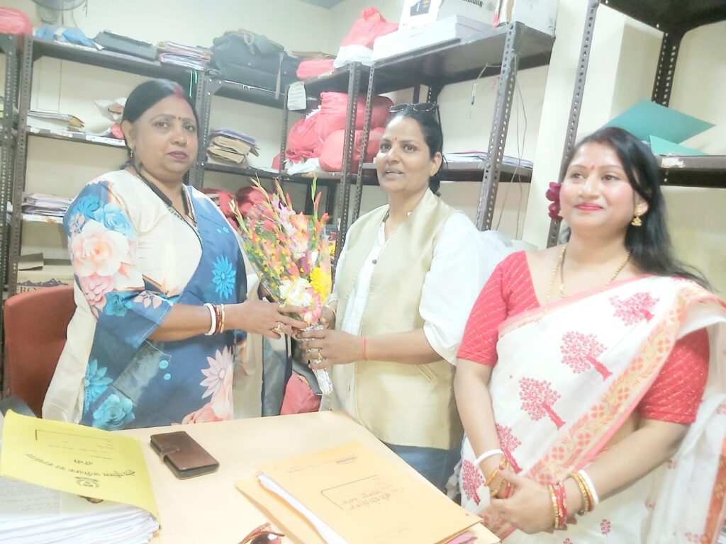 रांची में महिला दिवस पर जागरूकता कार्यक्रम, लालपुर थाना में महिलाओं को अधिकार और सुरक्षा की जानकारी 32 WhatsApp Image 2026 03 08 at 20.46.50 1