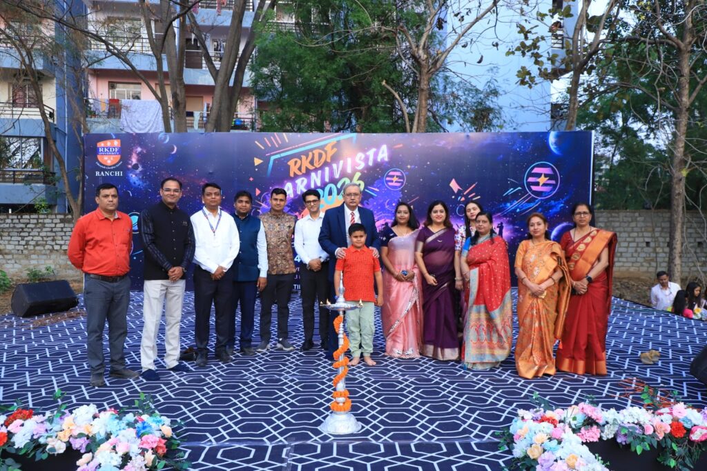 RKDF विश्वविद्यालय, रांची में “कार्निविस्टा 2026” का भव्य आयोजन, देर रात तक गूंजती रही कला और संस्कृति की धुन 13 WhatsApp Image 2026 03 26 at 6.54.29 AM
