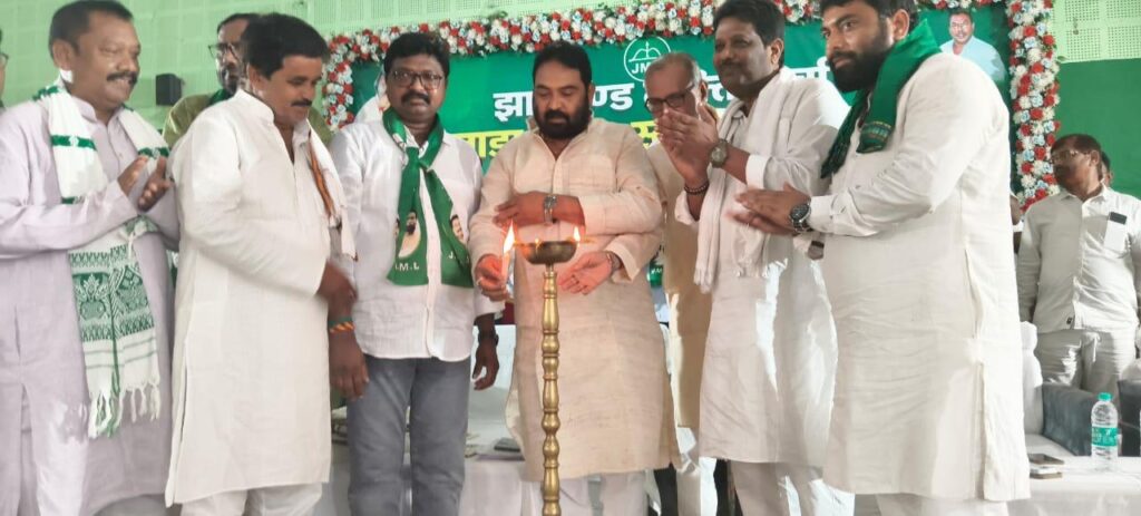 जामताड़ा में झामुमो का BLA-2 एवं बूथ कार्यकर्ता सम्मेलन, संगठन मजबूती का लिया संकल्प 4 WhatsApp Image 2026 06 11 at 16.44.56 1