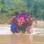 Khunti Pregnant Woman River Crossing