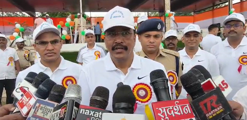 बोकारो में कोयला क्षेत्रीय पुलिस खेलकूद प्रतियोगिता-2026 का शुभारंभ, 250 पुलिसकर्मी खिलाड़ी दिखाएंगे दम 7 Screenshot 2026 07 19 083527