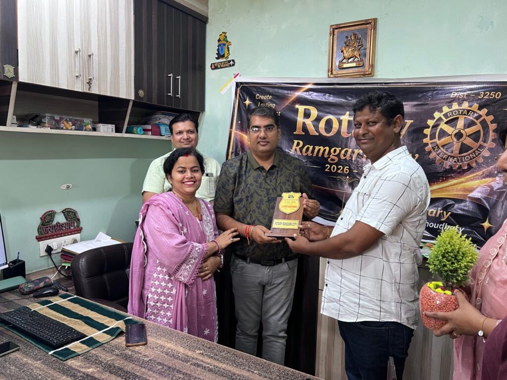 सीए डे एवं डॉक्टर्स डे पर रोटरी रामगढ़ सिटी ने किया सम्मान, 100 पौधे लगाए और 150 जरूरतमंदों को कराया भोजन 57 WhatsApp Image 2026 07 03 at 16.14.17 1