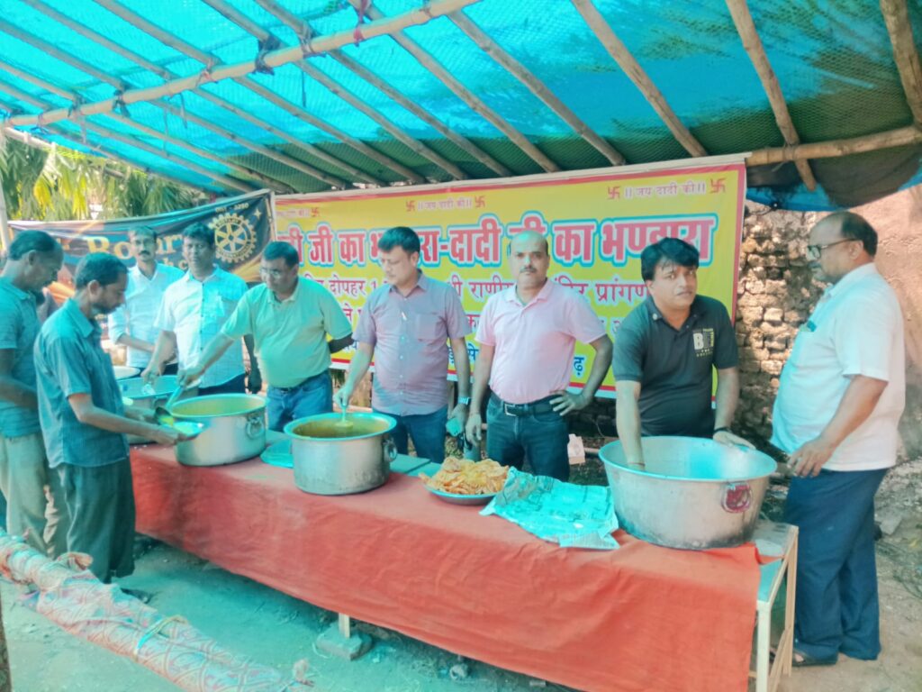 सीए डे एवं डॉक्टर्स डे पर रोटरी रामगढ़ सिटी ने किया सम्मान, 100 पौधे लगाए और 150 जरूरतमंदों को कराया भोजन 23 WhatsApp Image 2026 07 03 at 16.14.17