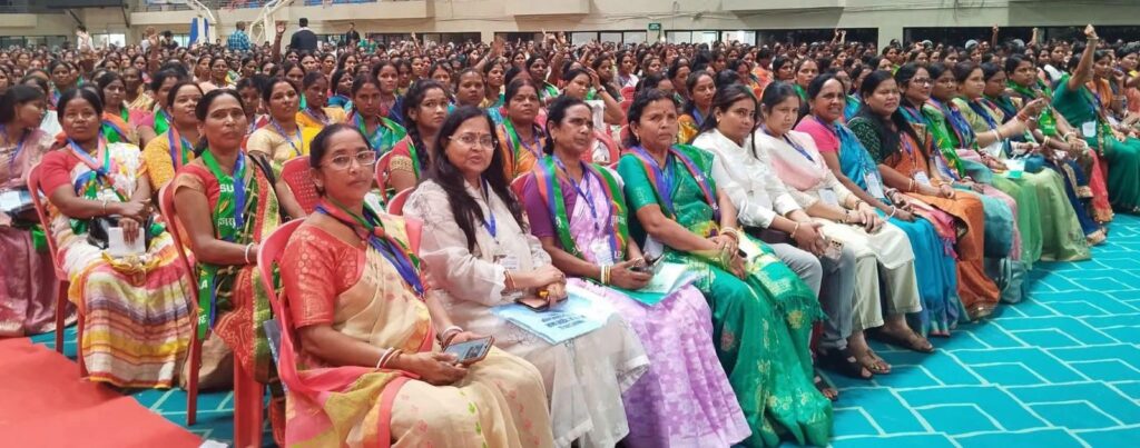 आजसू के राज्यस्तरीय महिला अधिवेशन में कई प्रस्ताव पारित, महिला नेतृत्व मजबूत करने का संकल्प 14 WhatsApp Image 2026 07 05 at 11.36.48 2