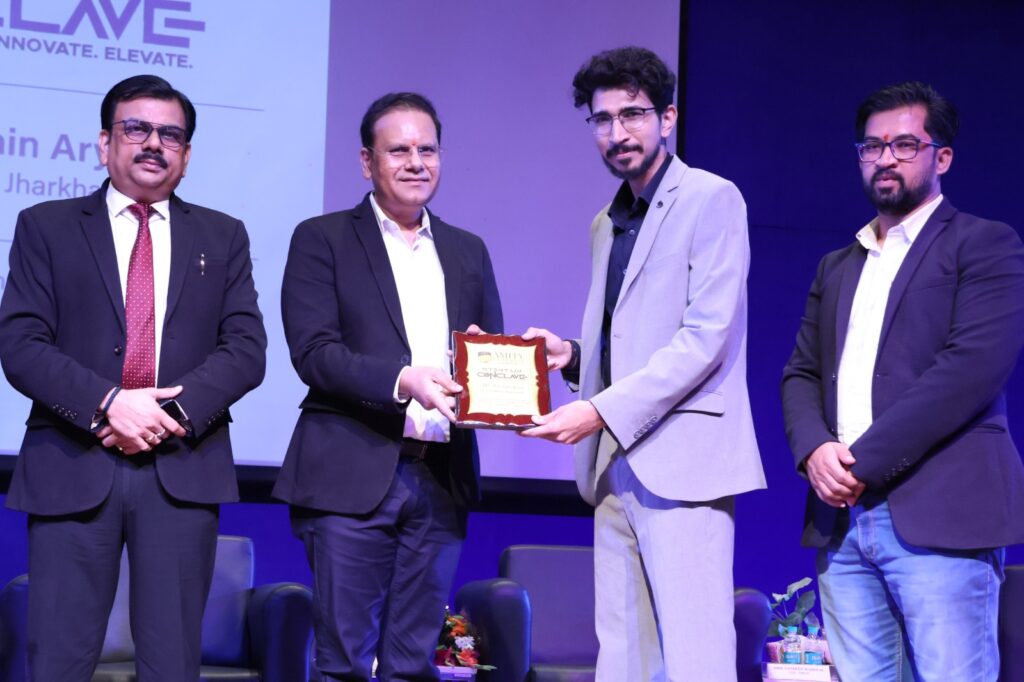 Amity University झारखंड के Start-Up कॉन्क्लेव 2026 में गूंजा नवाचार का मंत्र, युवाओं से कहा—नौकरी नहीं, रोजगार देने वाले बनें 31 WhatsApp Image 2026 07 24 at 5.16.21 PM