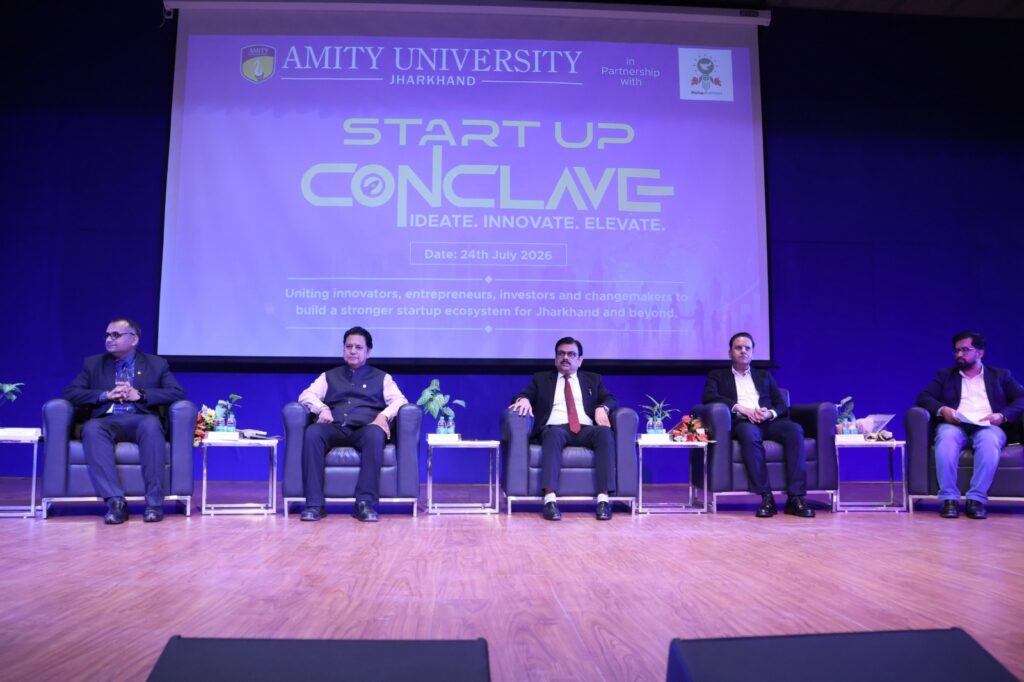 Amity University झारखंड के Start-Up कॉन्क्लेव 2026 में गूंजा नवाचार का मंत्र, युवाओं से कहा—नौकरी नहीं, रोजगार देने वाले बनें 21 WhatsApp Image 2026 07 24 at 5.16.22 PM 1