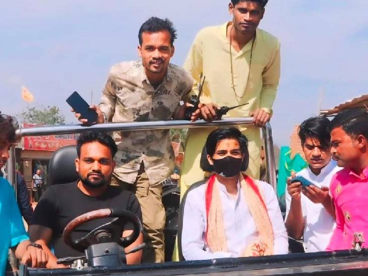 जमीन विवाद में युवक को गोली मारने के आरोप में धीरेंद्र कृष्ण शास्त्री के भाई शालिग्राम गर्ग जेल भेजे गए, दो आरोपी अब भी फरार 13 new project 1 1717159095