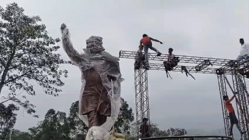 दिशोम गुरु शिबू सोरेन की प्रथम पुण्यतिथि पर ऐतिहासिक आयोजन 14 WhatsApp Image 2026 08 03 at 20.04.43