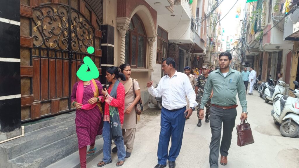 आधार में जन्मतिथि बदलकर नाबालिग को बनाया मानव तस्करी का शिकार, 6 साल बाद दिल्ली से रेस्क्यू हुई झारखंड की किशोरी 21 WhatsApp Image 2026 08 03 at 20.16.57