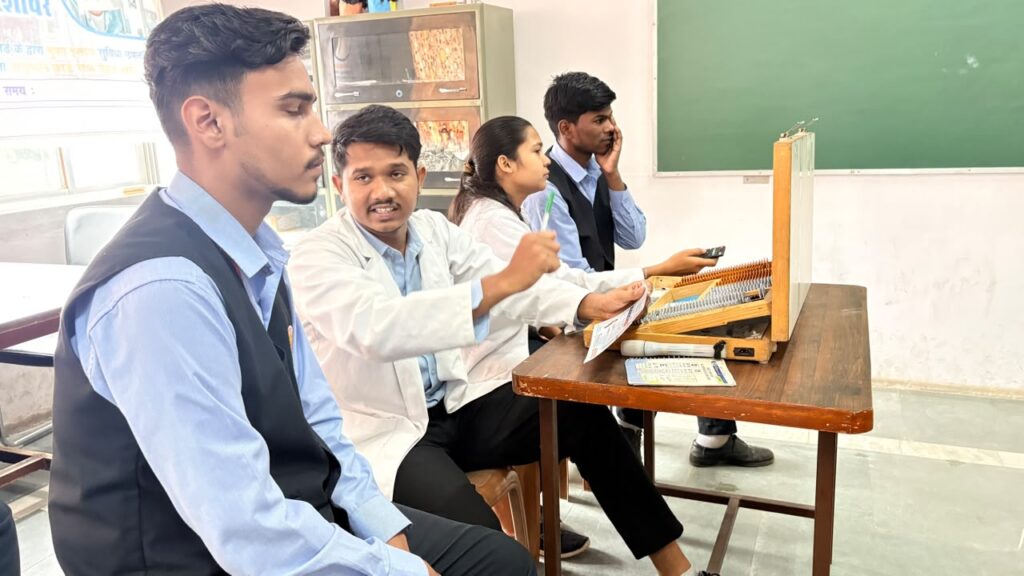 रांची के DAV नंदराज स्कूल में दो दिवसीय नेत्र स्वास्थ्य शिविर: विद्यार्थियों की आंखों की हुई जांच 33 WhatsApp Image 2026 08 08 at 15.30.21