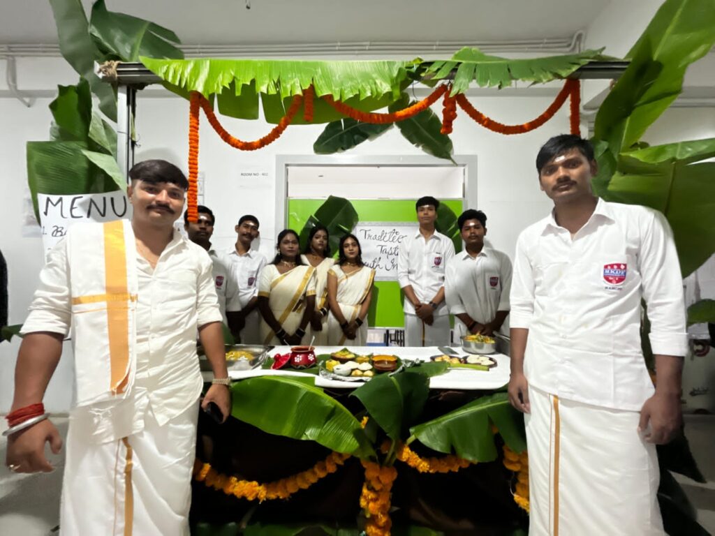 RKDF University, Ranchi में विश्व आदिवासी दिवस का भव्य आयोजन, संस्कृति और परंपरा की दिखी जीवंत झलक 9 WhatsApp Image 2026 08 08 at 17.55.11 1