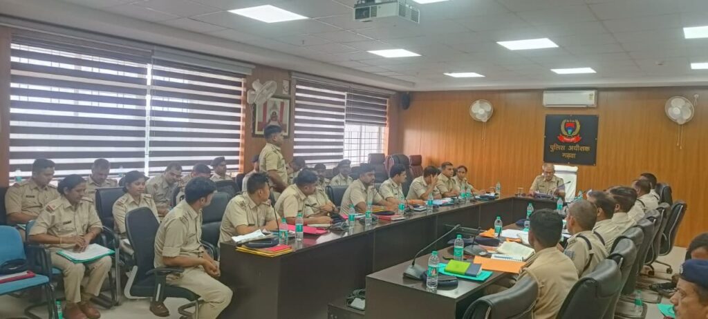 स्वतंत्रता दिवस से पहले गढ़वा पुलिस हाई अलर्ट! SP आशुतोष शेखर ने दिए कड़े निर्देश, अपराधियों पर बढ़ेगी निगरानी 19 WhatsApp Image 2026 08 12 at 15.47.48