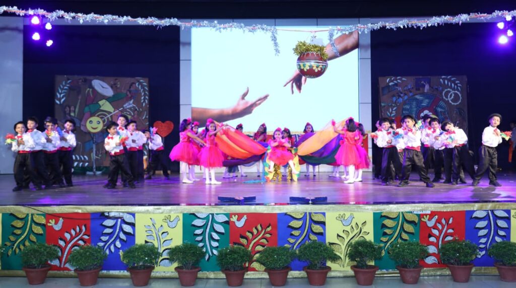 सरला बिरला स्कूल में ‘वात्सल्यम् 2026’ की धूम, बच्चों ने संस्कारों की धरोहर को दी शानदार प्रस्तुति 4 WhatsApp Image 2026 08 12 at 17.41.55 1