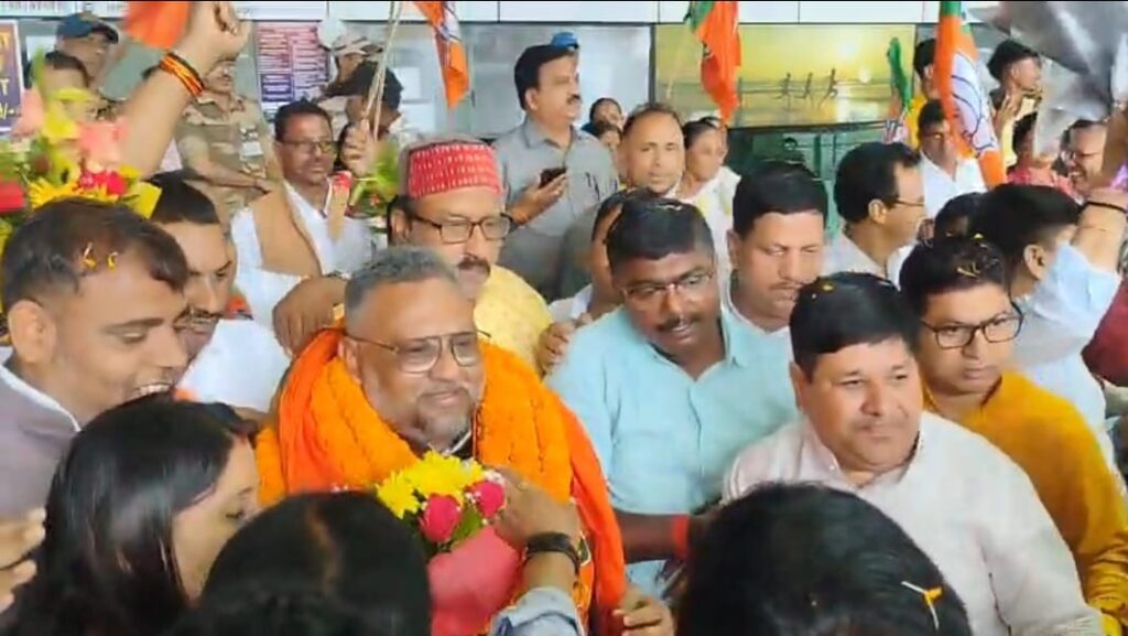 राष्ट्रीय जिम्मेदारी के बाद पहली बार रांची पहुंचे प्रदीप वर्मा 10 WhatsApp Image 2026 08 19 at 15.15.59