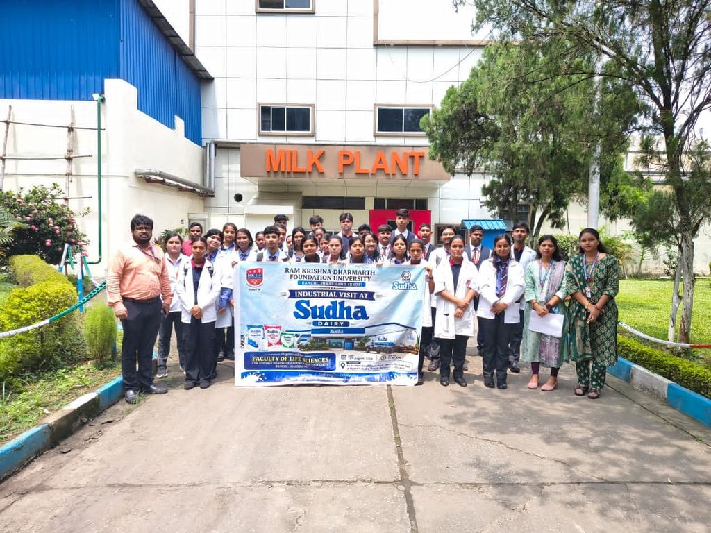 RKDF University के छात्रों ने Sudha Dairy में समझा दूध से बाजार तक का पूरा सफर 14 WhatsApp Image 2026 08 22 at 14.56.59 1 1
