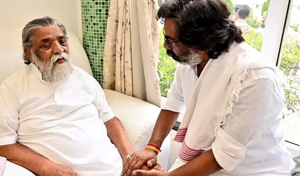 जन्मदिन विशेष: गांव की मिट्टी से सत्ता के शिखर तक… जेल की सलाखों से फिर जनादेश तक, हेमंत सोरेन की कहानी 8 gi645ufg hemant shibu soren 625x300 04 August 25