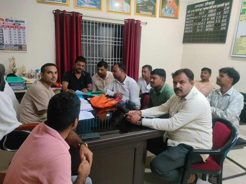 गढ़वा में वोटर लिस्ट से छेड़छाड़ का आरोप, 269 प्री-फिल्ड Form-7 मिलने से मचा हड़कंप; JMM ने जांच की मांग की 6 WhatsApp Image 2026 09 02 at 16.28.22