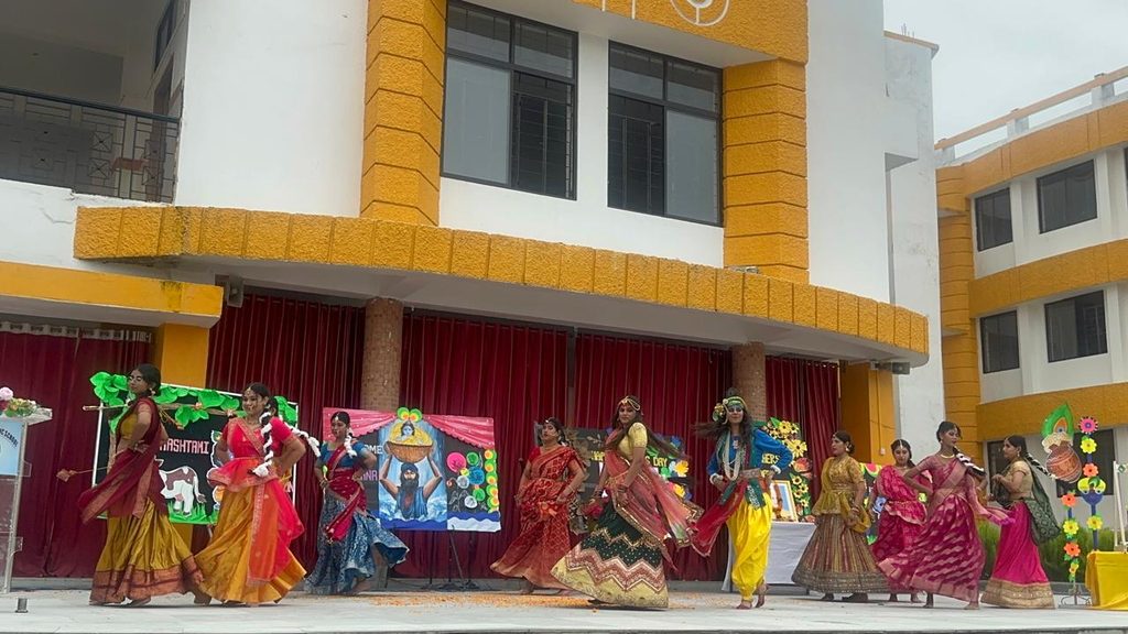 कैंब्रियन पब्लिक स्कूल में धूमधाम से मनी श्रीकृष्ण जन्माष्टमी, राधा-कृष्ण की प्रस्तुतियों ने मोहा मन 6 WhatsApp Image 2026 09 03 at 3.47.47 PM