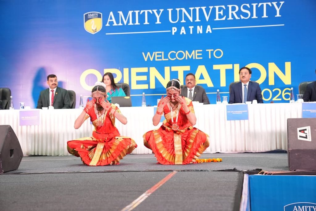 एमिटी यूनिवर्सिटी पटना में नए छात्रों का भव्य स्वागत, 1000 से अधिक विद्यार्थियों ने लिया ‘दीक्षारंभ’ में हिस्सा 9 WhatsApp Image 2026 09 12 at 7.43.24 PM 2